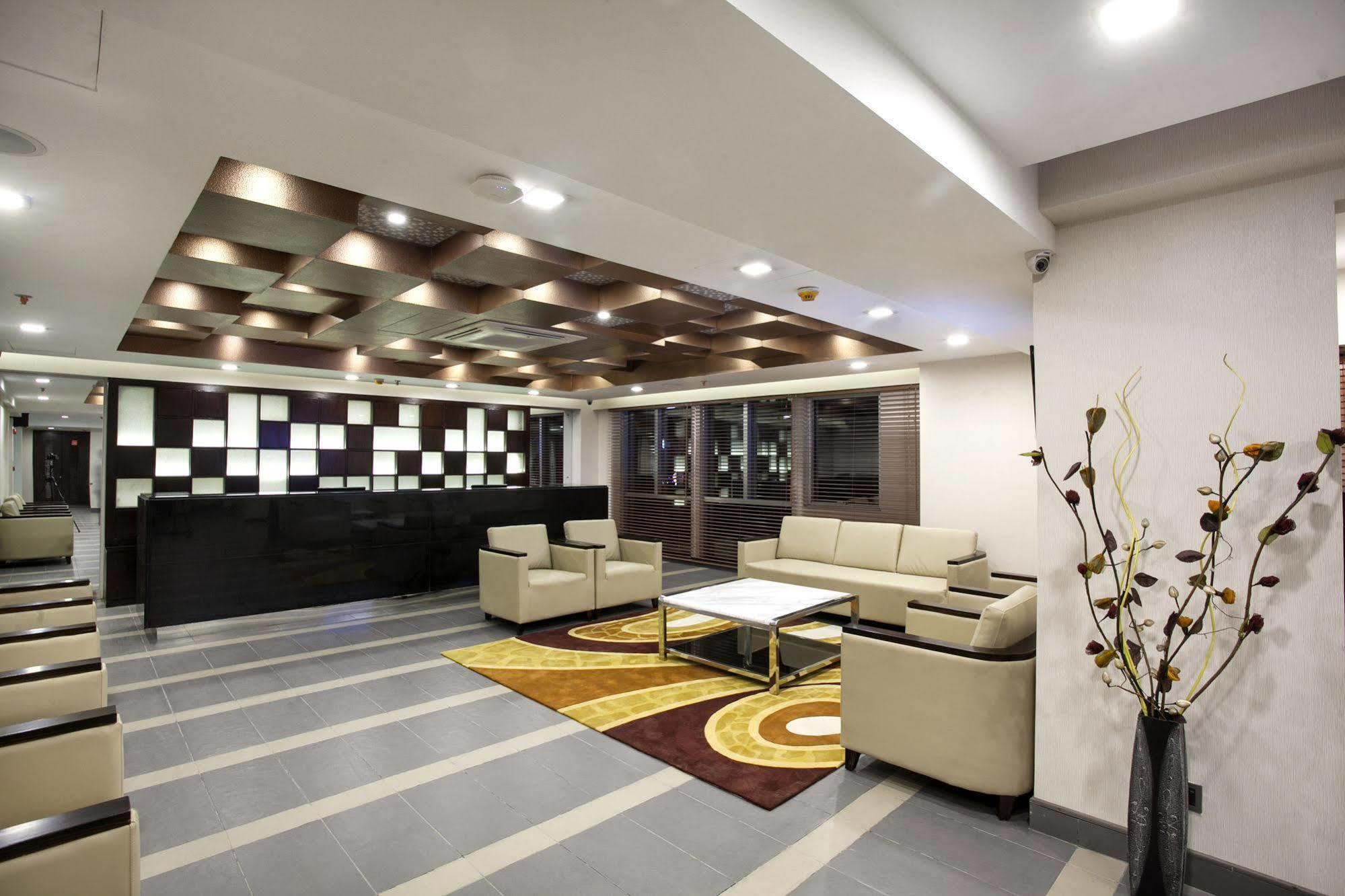 Отель Platinum Grand Дакка Экстерьер фото